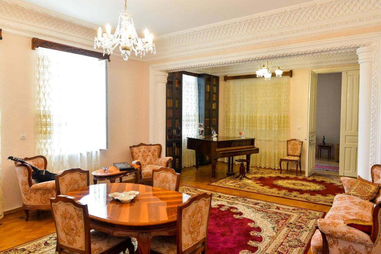 Gold Guest House Kutaisi Exterior foto