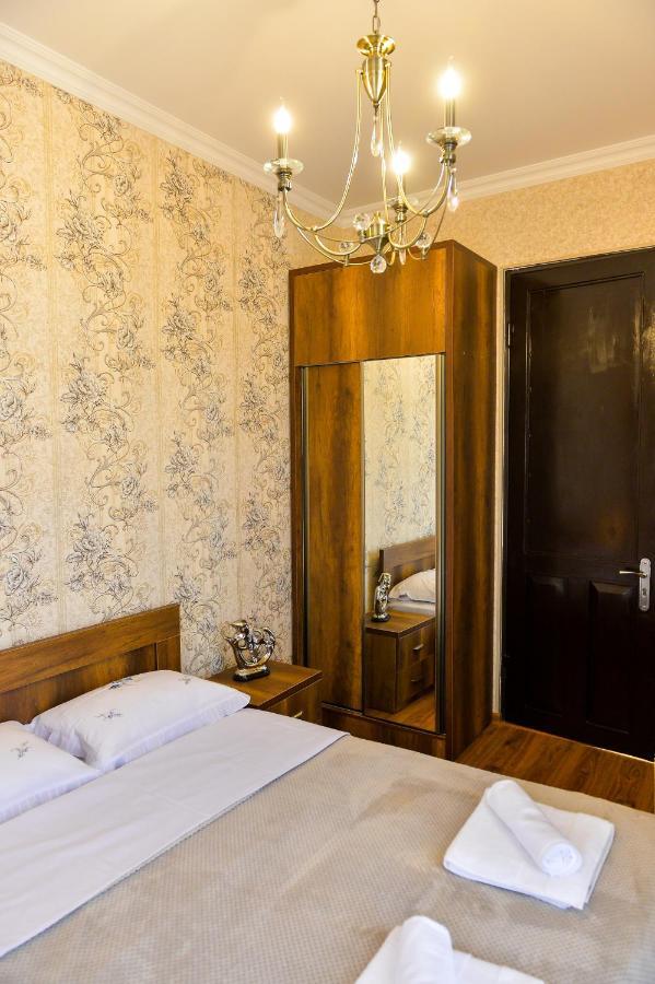 Gold Guest House Kutaisi Exterior foto