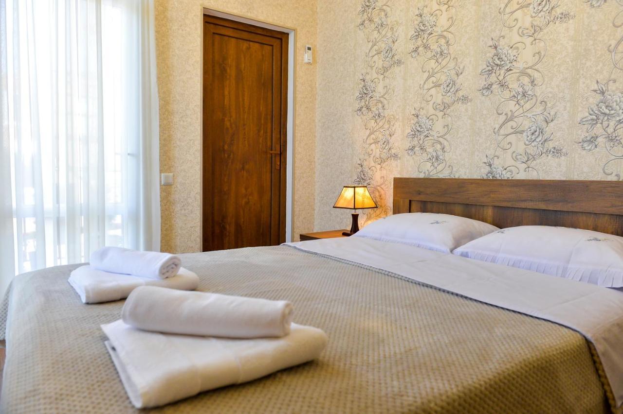 Gold Guest House Kutaisi Exterior foto
