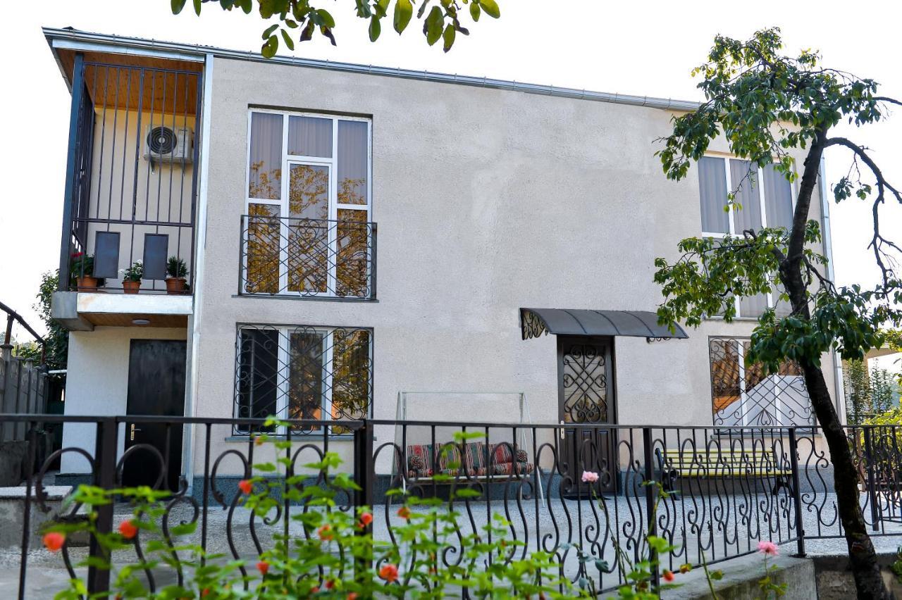 Gold Guest House Kutaisi Exterior foto