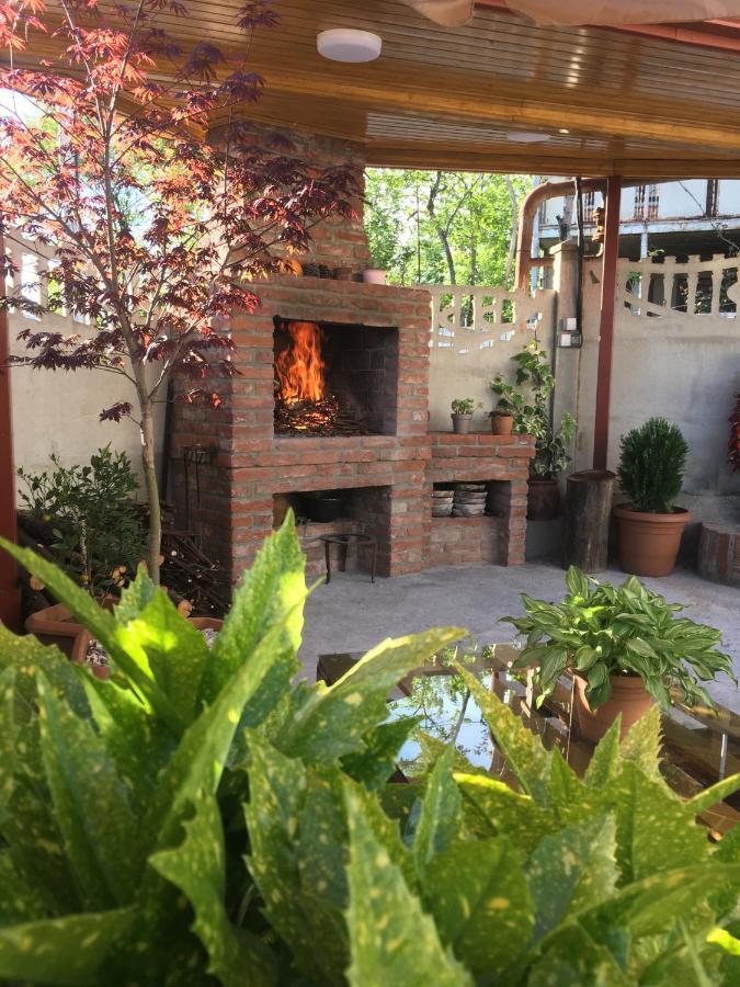 Gold Guest House Kutaisi Exterior foto