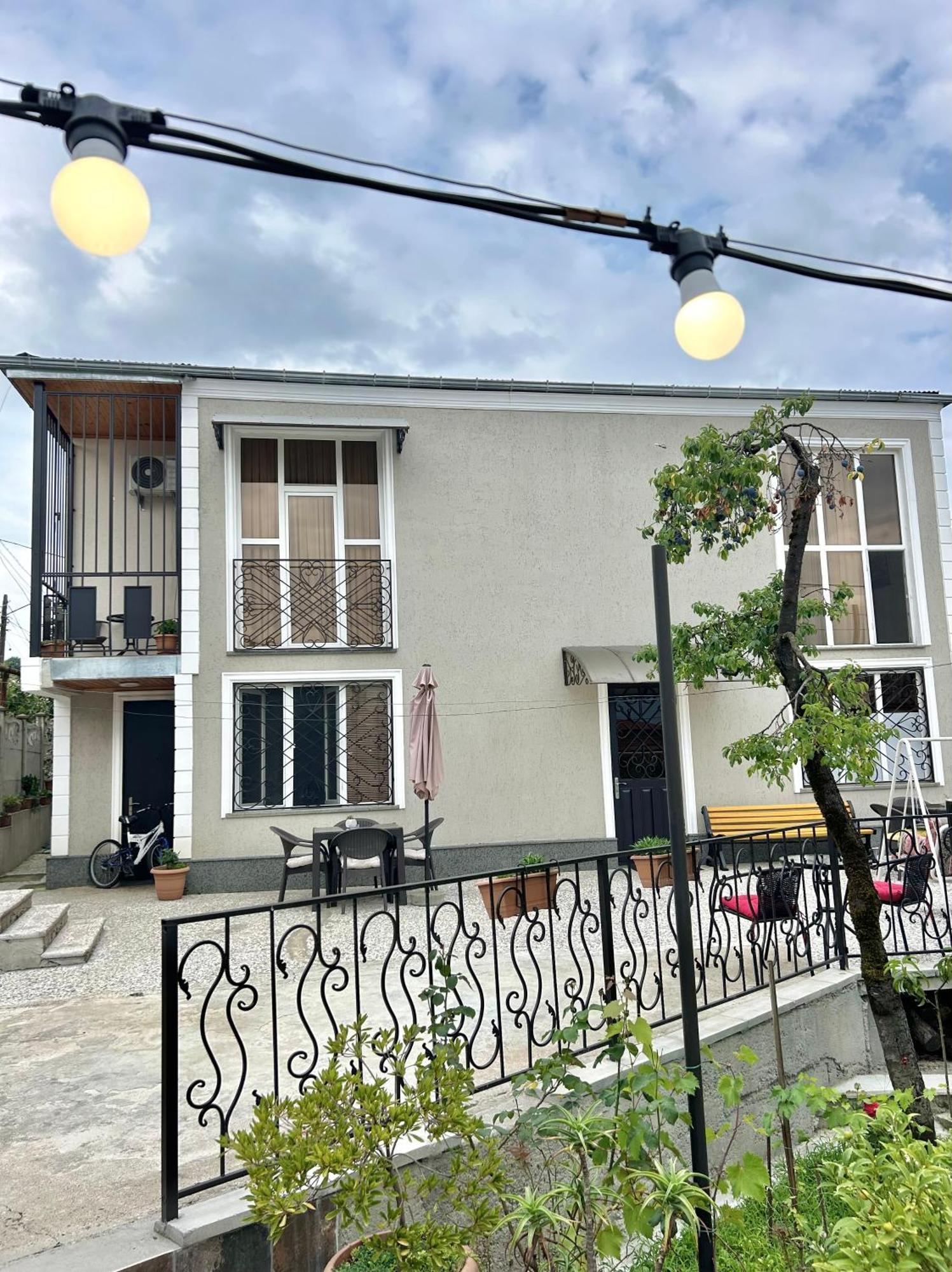 Gold Guest House Kutaisi Exterior foto