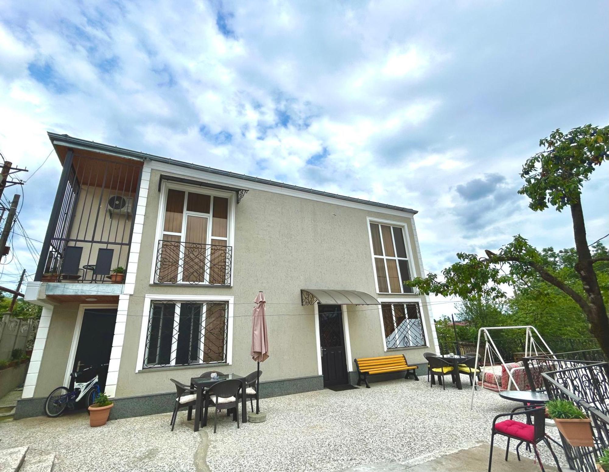 Gold Guest House Kutaisi Exterior foto